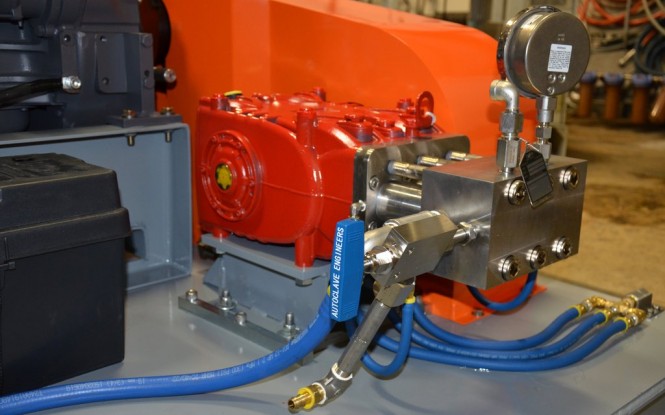 واترجت فشارقوی با فشار 40000PSI جهت رسوب زدایی و شستشوی صنعتی مبدل های حرارتی مدل BlastMax 50 ساخت ایدروجت ایتالیا